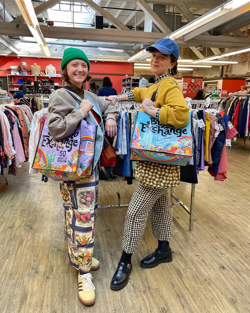 tip8 people with BE tote bags